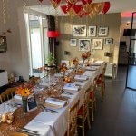 tafeldekking, servies, bestek en zout en pepermolen